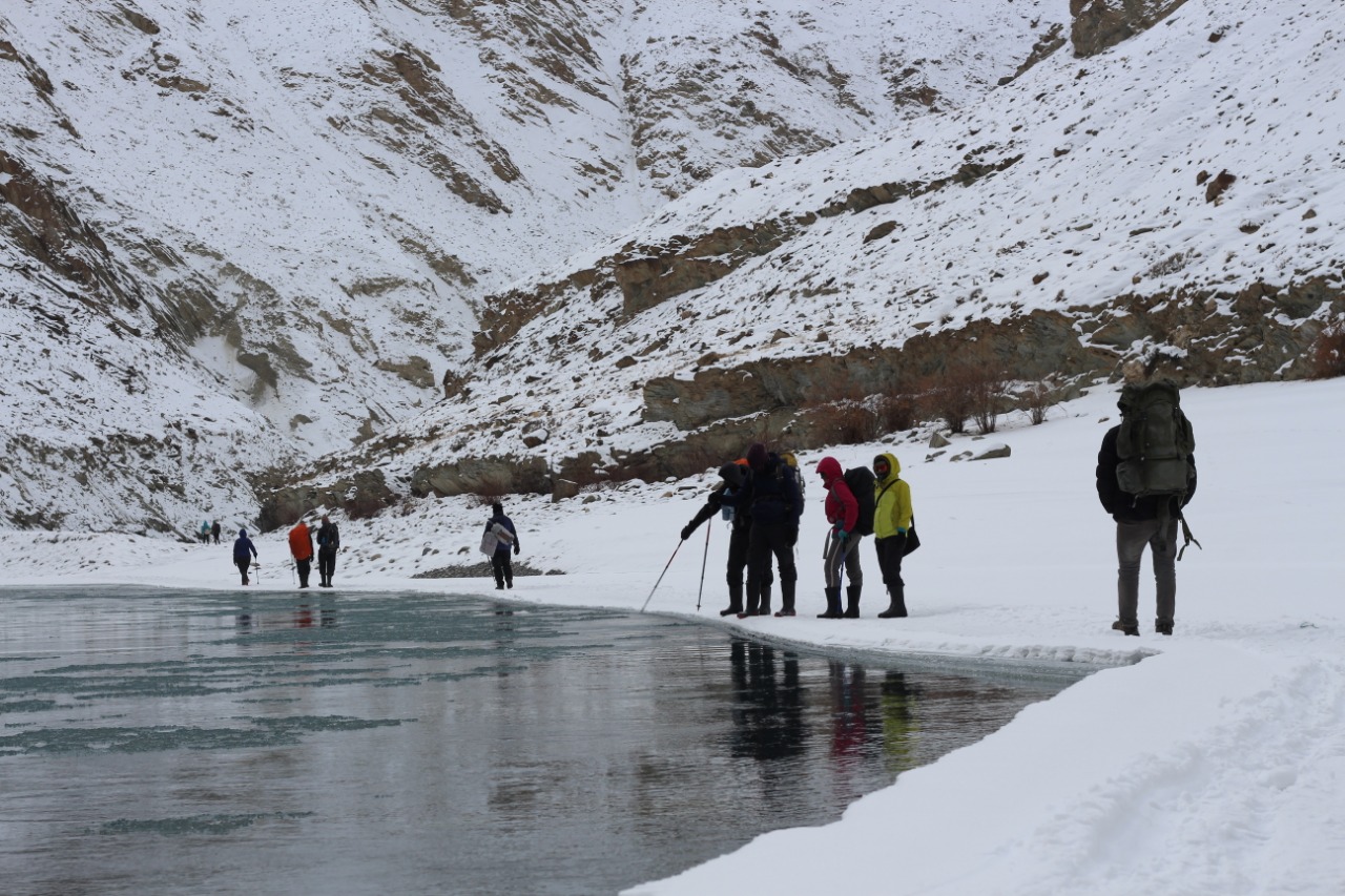 chadar river trek