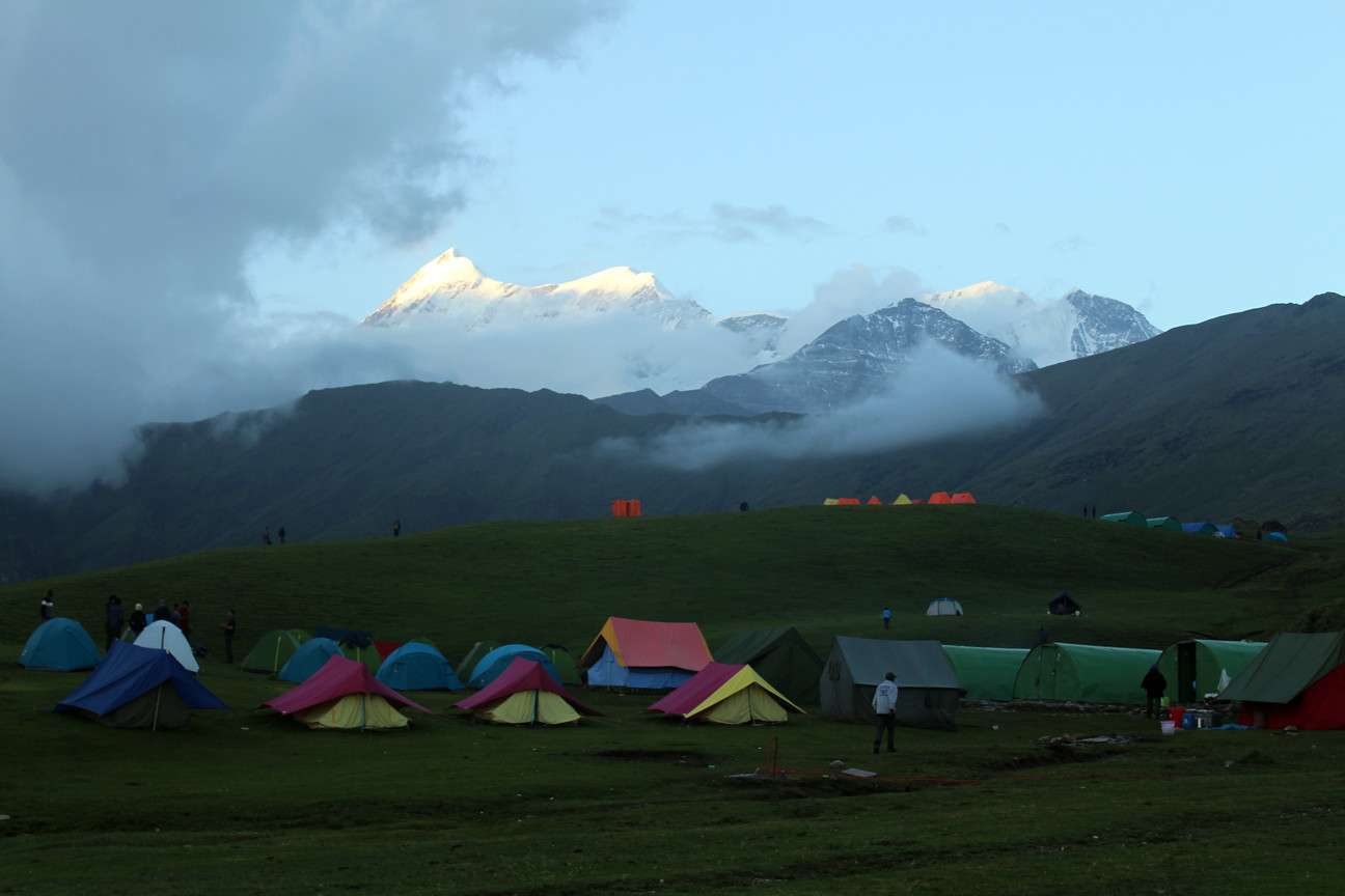 campsite at bedni bugyal